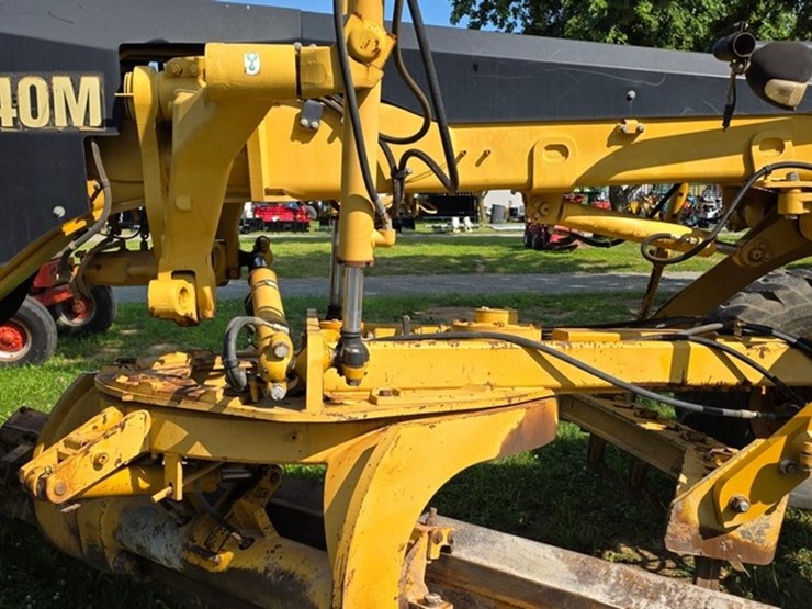 2009-caterpillar-140m-vhp-image-44