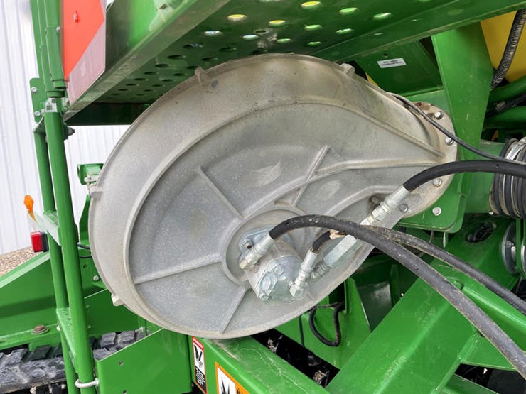 2017-john-deere-1990-image-66