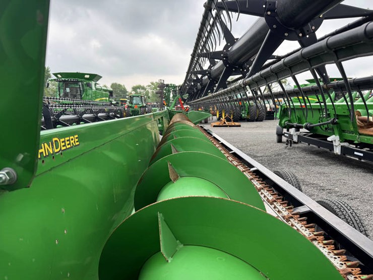 2016-john-deere-635f-image-11
