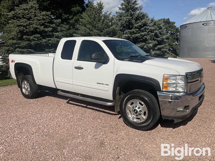 2012-chevrolet-silverado-2500-image-3