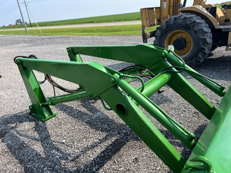john-deere-148-image-5