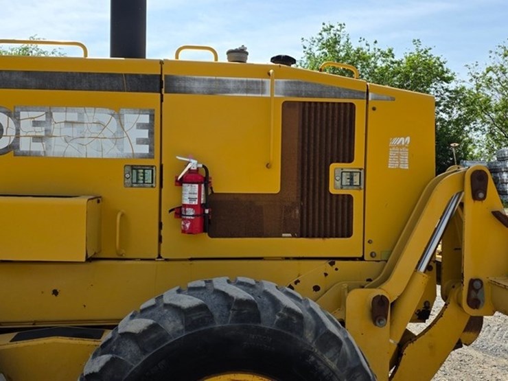 2001-deere-670c-image-22