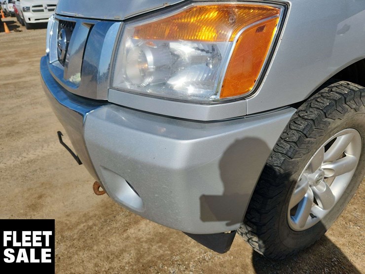 2015-nissan-titan-image-25