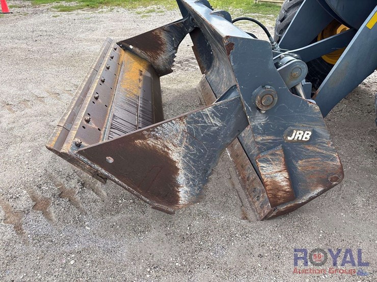 2018-deere-524k-image-26