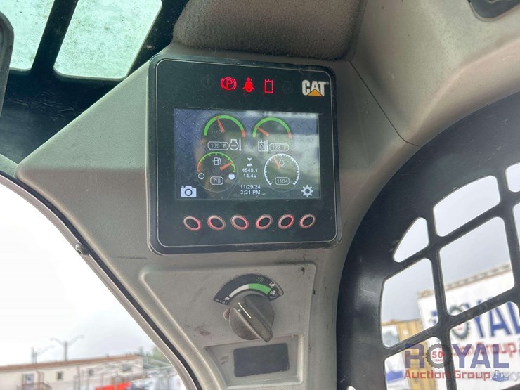 2017-caterpillar-259d-image-16