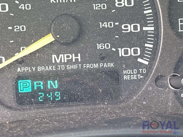 2001-chevrolet-tahoe-image-8