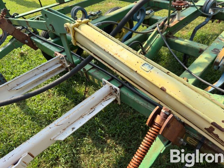 john-deere-30-image-14