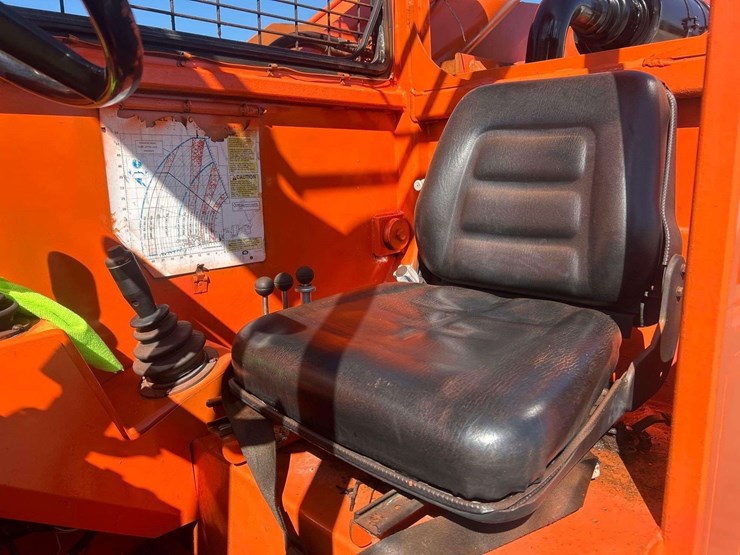lull-highlander-1044c-54-series-ii-10,000lb-4x4-rough-terrain-telehandler-image-9