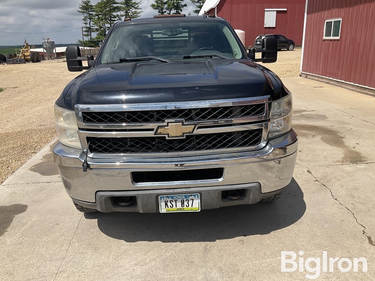 2011-chevrolet-silverado-3500hd-image-2