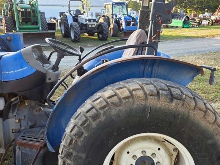 new-holland-tn70-image-24