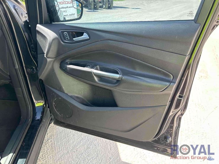 2015-ford-escape-image-38