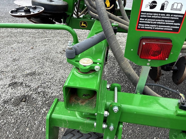 2023-john-deere-2510h-image-51