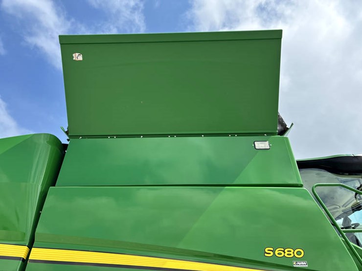 2015-john-deere-s680-image-29