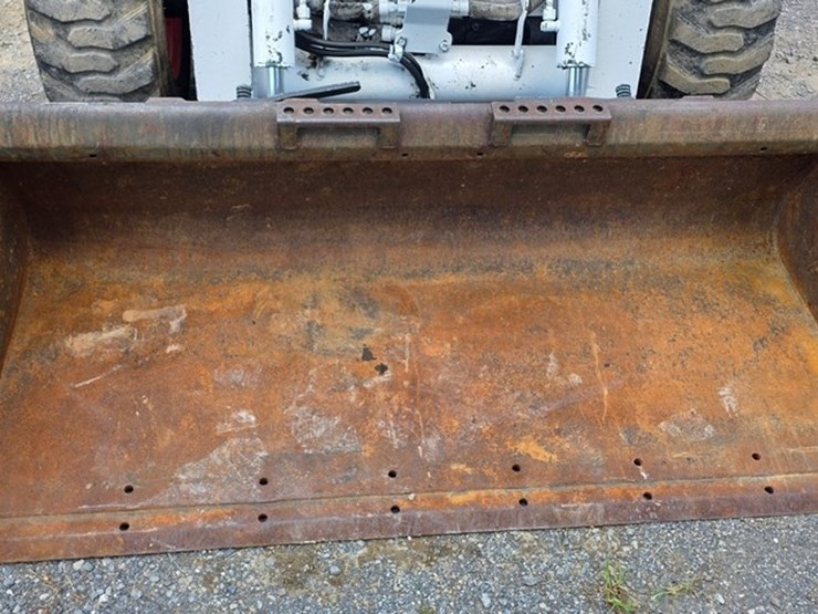 2011-bobcat-s630-image-34