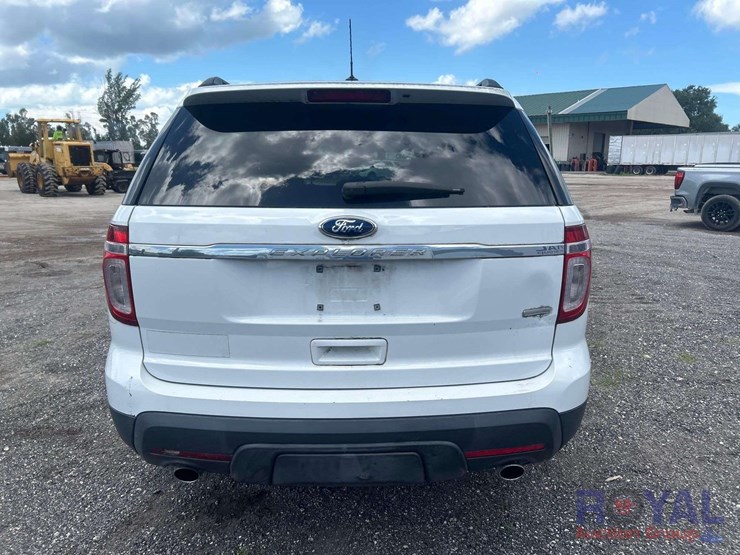 2014-ford-explorer-image-22