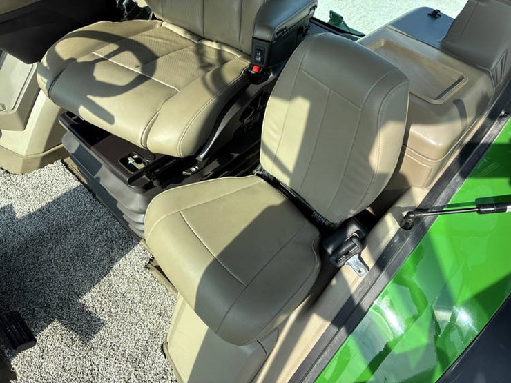 2022-john-deere-8r-310-image-84
