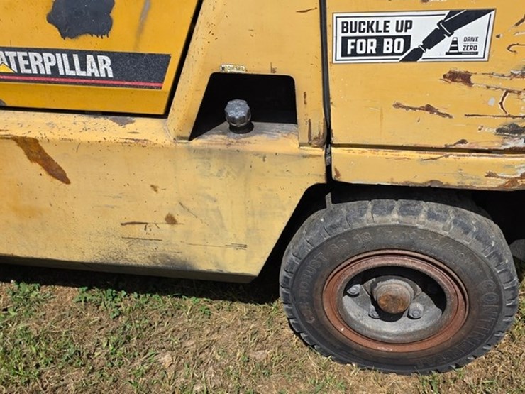 2005-caterpillar-dp40kl-image-23