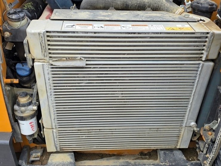 2022-case-tr340b-image-39