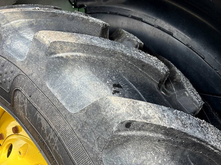 2014-john-deere-8285r-image-61