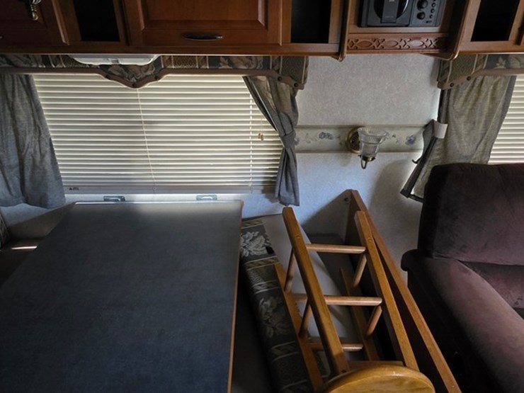 2003-fleetwood-2-axle-camper-(title)-image-41