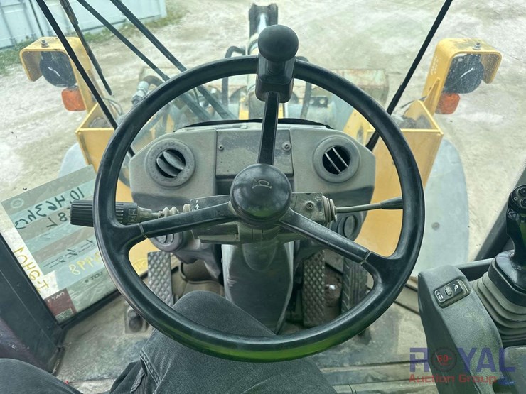 2013-deere-544k-image-15