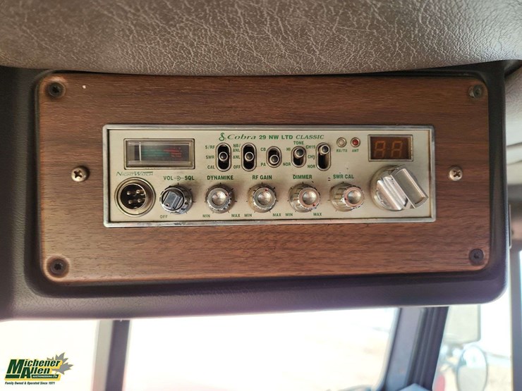 2007-freightliner-fld120-image-19