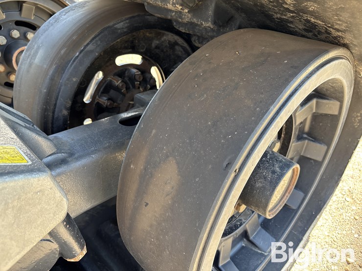 2017-john-deere-s680-image-10