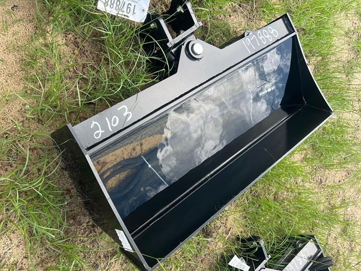 unused-future-32"-hyd-tilt-mini-excavator-bucket-image-2