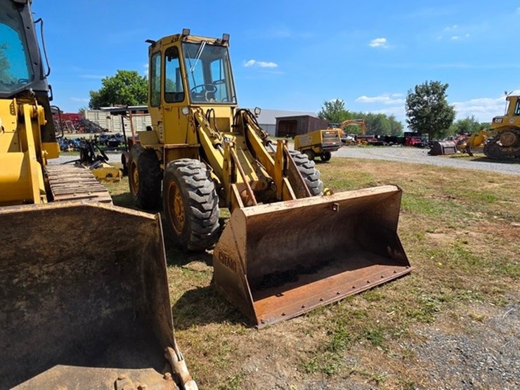 1977-caterpillar-910-image-1