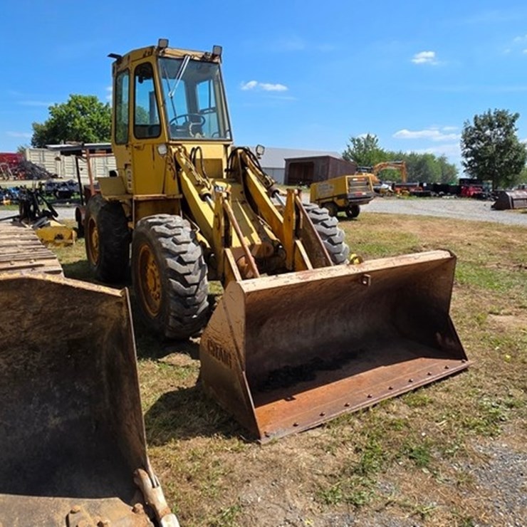 1977 CATERPILLAR 910