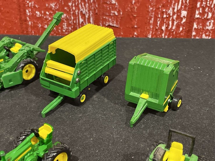 john-deere-64-image-2