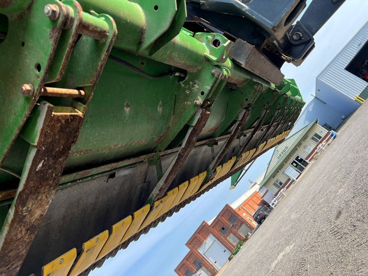 2011-john-deere-635f-image-16