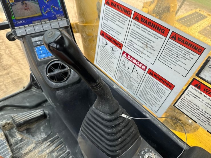 2023-komatsu-pc360-lc-11-image-31