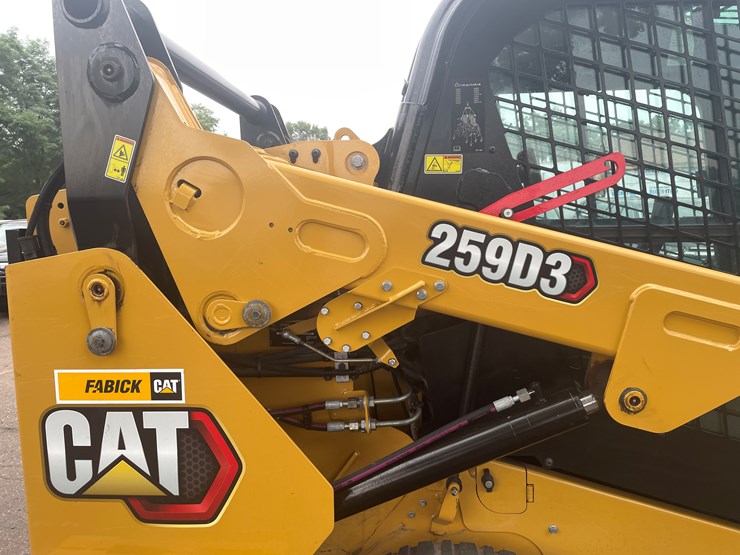 2019-caterpillar-259d3-image-19