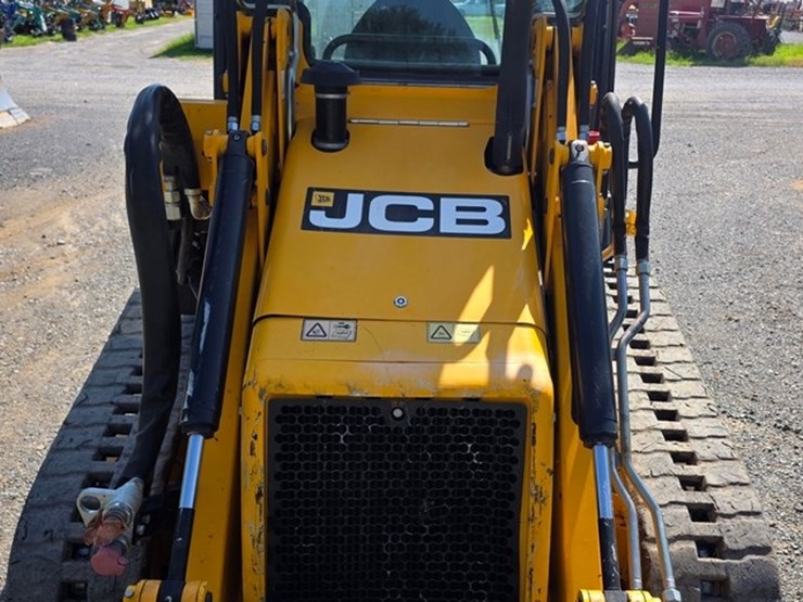 2021-jcb-1cxt-image-37