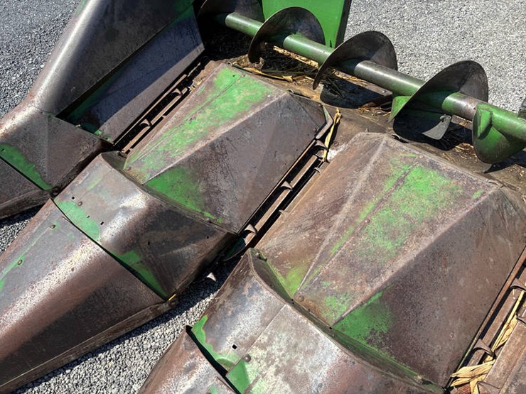 john-deere-444-image-8