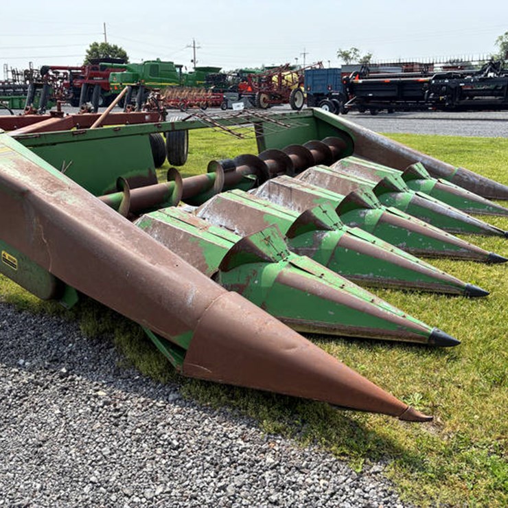 JOHN DEERE 643