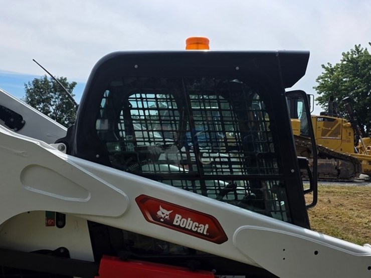 2023-bobcat-t770-image-13