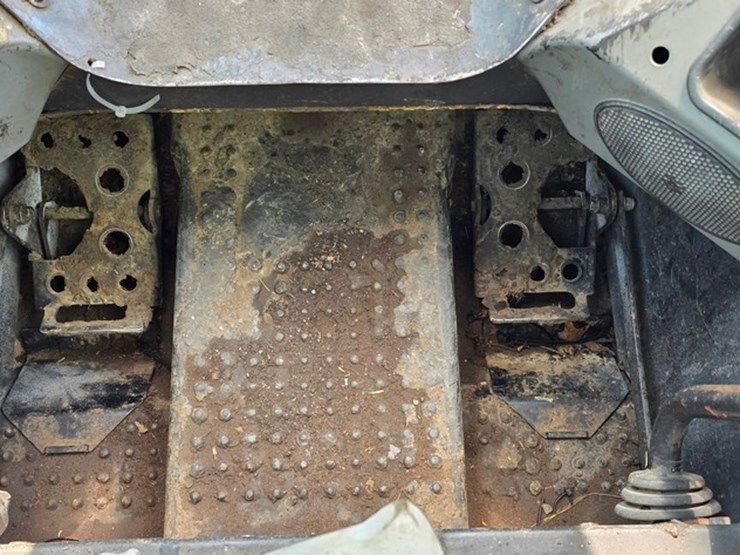 2011-bobcat-s630-image-48