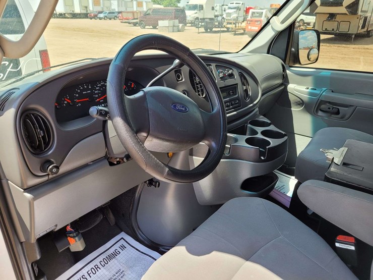 2007-ford-e250-image-11