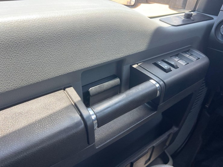 2016-ford-f350-image-32