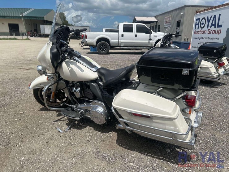 2019-harley-davidson-flhtp-police-electra-glide-motorcycle-image-4