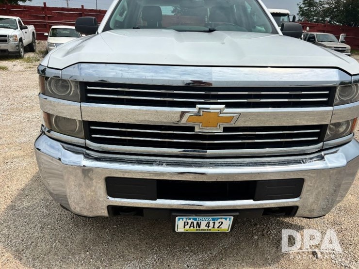 2015-chevrolet-2500hd-image-15
