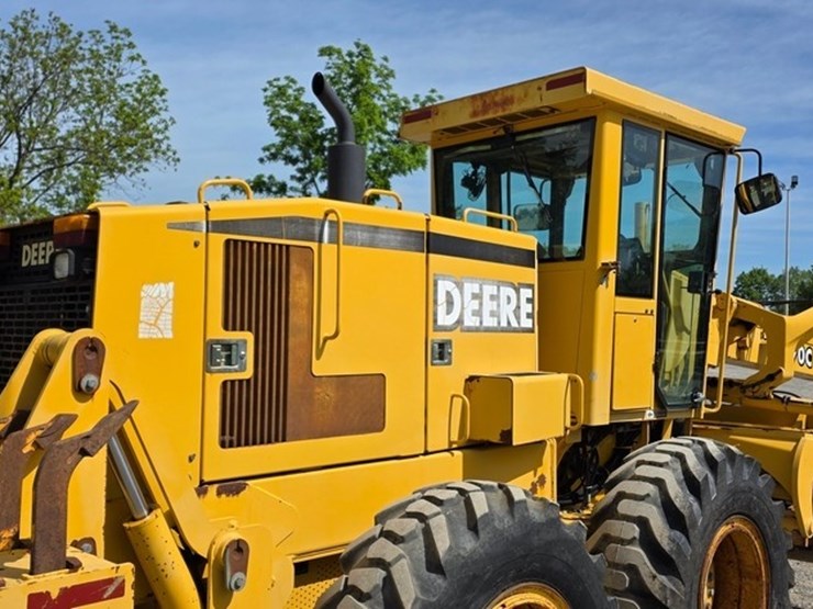 2001-deere-670c-image-29