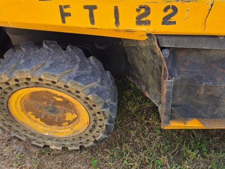 2011-jcb-515-40-image-12