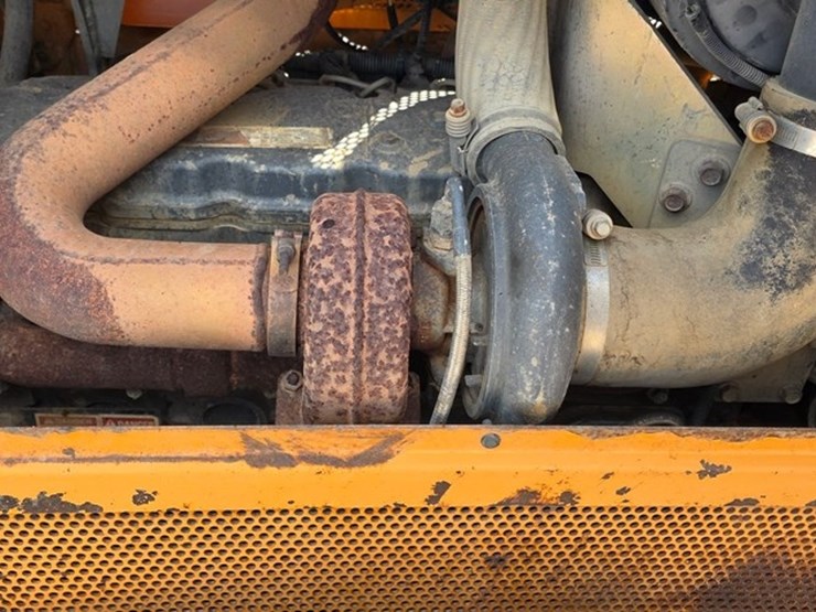 2012-case-850l-xlt-image-53