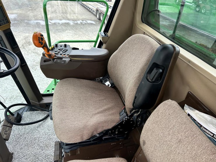 2001-john-deere-9550-image-87