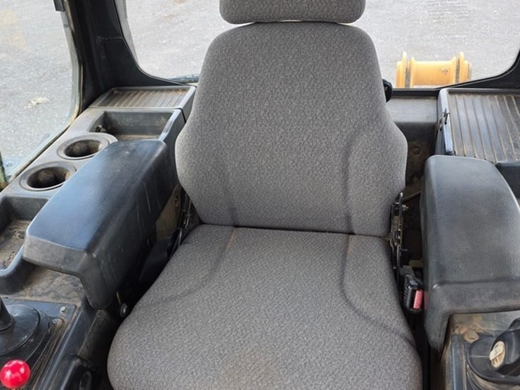 2014-deere-700k-lgp-image-69