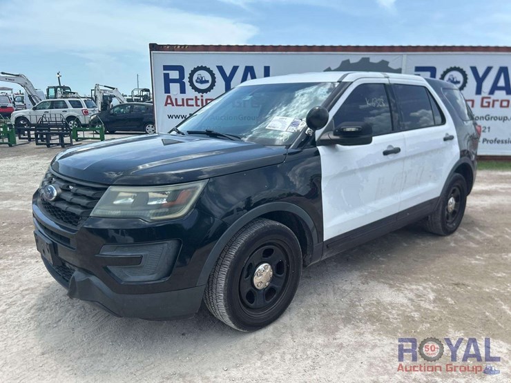 2016-ford-explorer-image-1