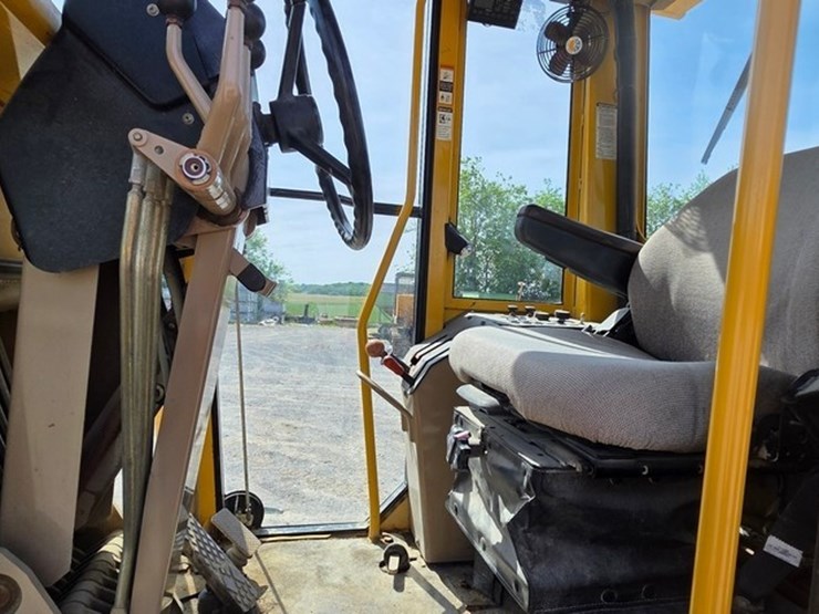 2001-deere-670c-image-57